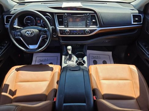 Used 2019 Toyota Highlander Limited AWD/4WD image 16