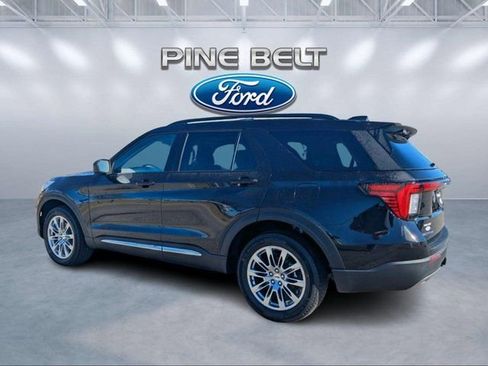 New 2025 Ford Explorer Active w/ Active Comfort Package image 3