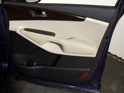 Used 2018 Kia Sorento LX image 31