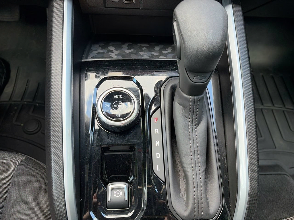 Used 2024 Chevrolet Colorado Trail Boss w/ Technology Package AWD/4WD image 25
