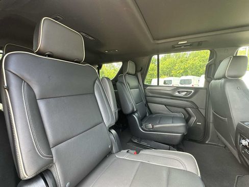 Used 2023 GMC Yukon SLT w/ SLT Luxury Package RWD image 22