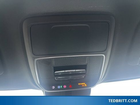 Used 2025 GMC Acadia Denali w/ Super Cruise Package image 36