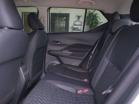 Used 2022 Nissan Kicks SV image 30