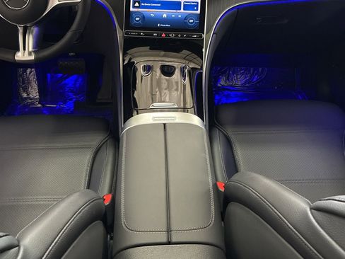 Used 2025 Mercedes-Benz GLC 300 4MATIC image 18