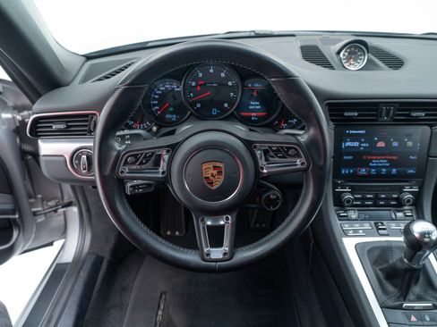 Used 2018 Porsche 911 Carrera S RWD image 30