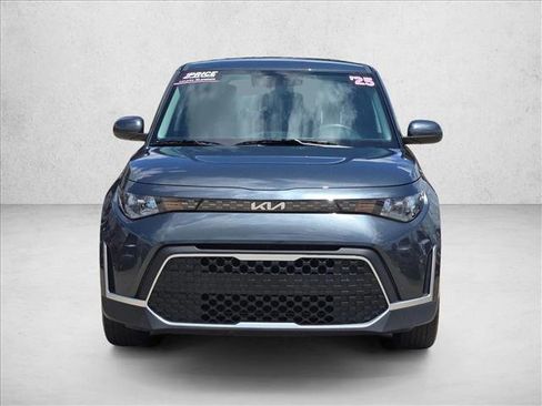 Used 2025 Kia Soul LX w/ LX Technology Package FWD image 2
