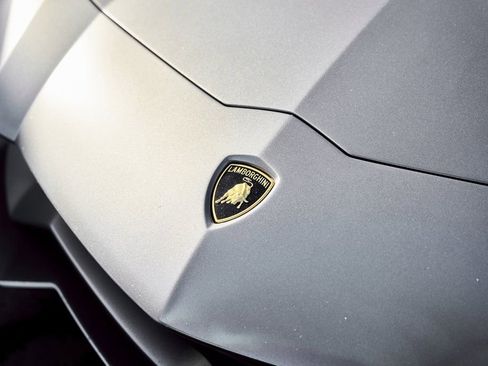 Used 2018 Lamborghini Aventador S AWD/4WD image 14