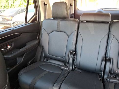 Used 2024 Honda Pilot EX-L image 12