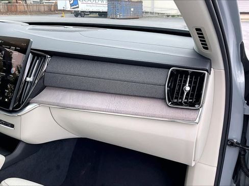 New 2026 Volvo XC90 T8 Ultra image 29