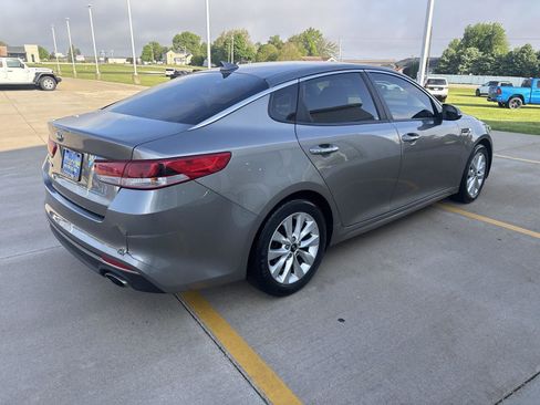 Used 2017 Kia Optima LX FWD image 8