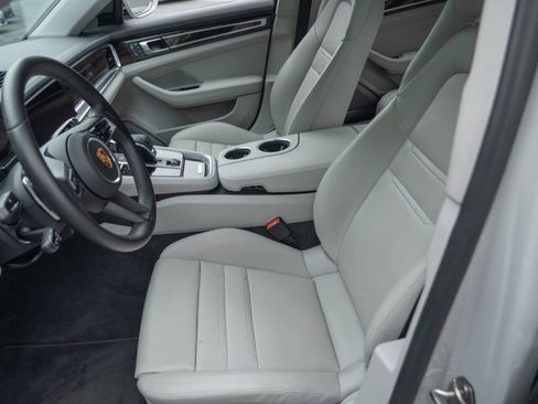 Used 2023 Porsche Panamera 4 Platinum Edition w/ Assistance Package image 38