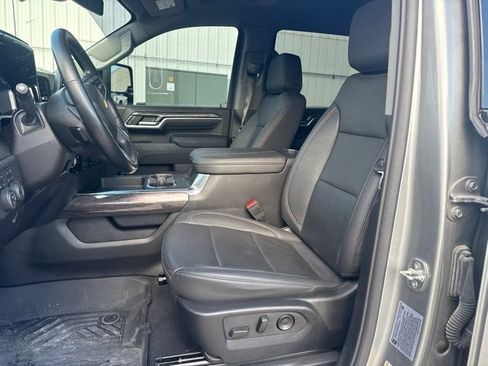 Used 2024 Chevrolet Silverado 2500 LTZ w/ LTZ Convenience Package AWD/4WD image 2