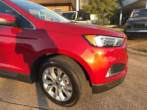 Used 2024 Ford Edge Titanium image 5