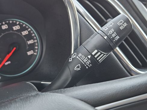 Used 2023 Chevrolet Equinox LT image 27