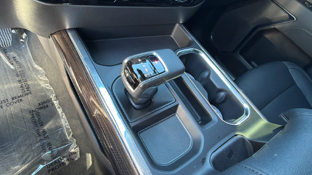 Used 2026 Chevrolet Silverado 1500 LT Trail Boss w/ LPO, Dark Essentials Package AWD/4WD image 30