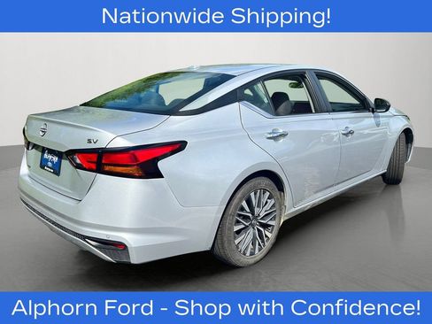Used 2024 Nissan Altima 2.5 SV FWD image 3
