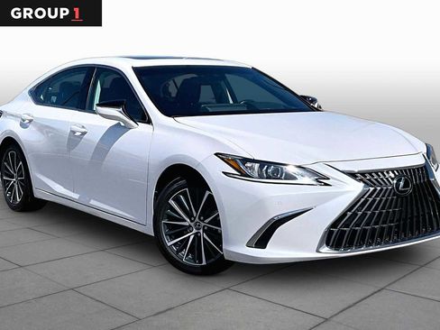 Used 2025 Lexus ES 300h w/ Premium Package FWD image 3