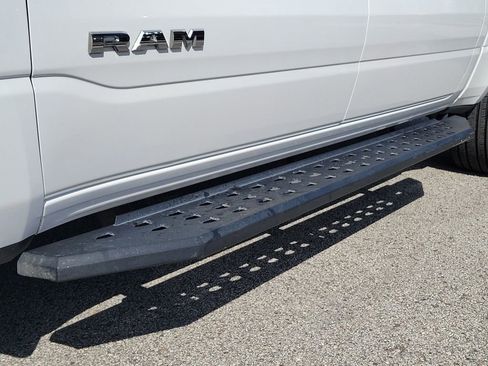 Used 2023 RAM 1500 Laramie AWD/4WD image 8