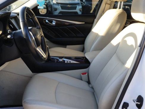 Used 2018 INFINITI Q50 Luxe w/ Essential Package (3.0T Luxe) image 13