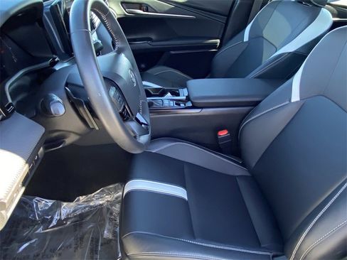 Certified 2025 Toyota Camry SE image 21