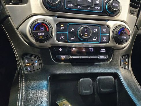 Used 2019 GMC Yukon XL SLT AWD/4WD image 10