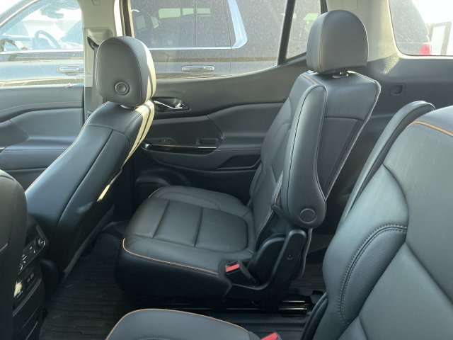 Used 2023 GMC Acadia AT4 w/ Technology Package AWD/4WD image 5