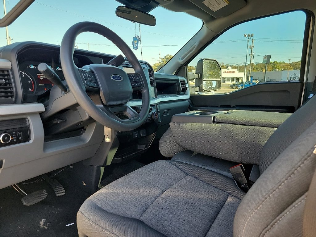 Used 2023 Ford F250 XL w/ STX Appearance Package AWD/4WD image 14