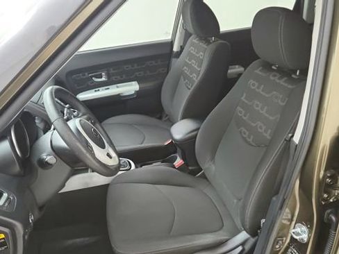 Used 2012 Kia Soul + w/ Audio Pkg image 10