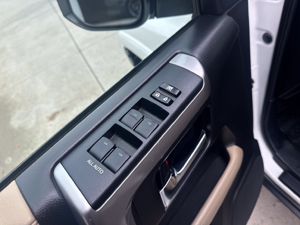 Certified 2019 Toyota 4Runner SR5 Premium AWD/4WD image 11
