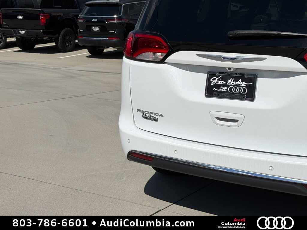 Used 2020 Chrysler Pacifica Limited FWD image 15