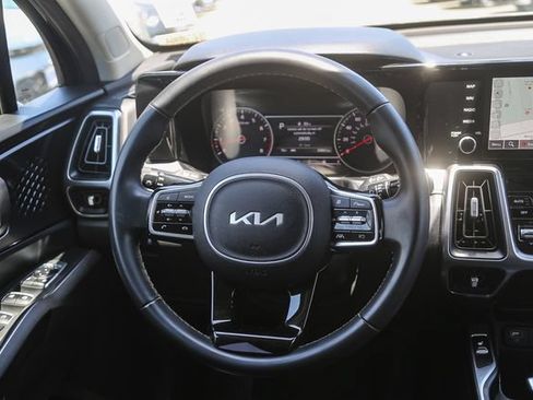 Used 2023 Kia Sorento S FWD image 16