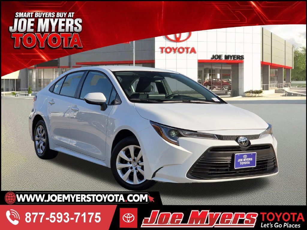Used 2025 Toyota Corolla LE FWD image 1