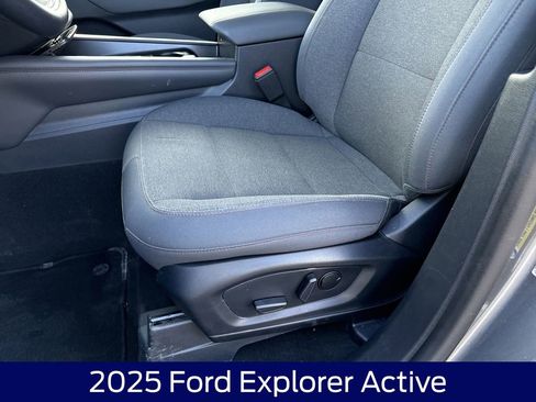 Used 2025 Ford Explorer Active image 12