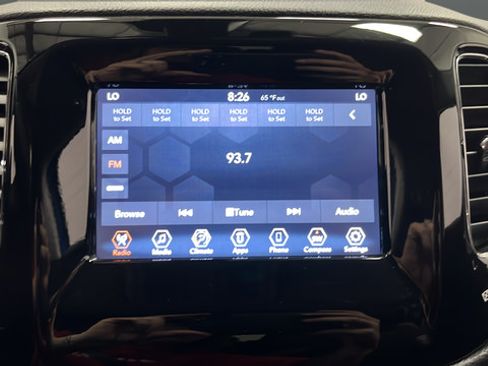 Used 2021 Jeep Compass Latitude FWD image 15