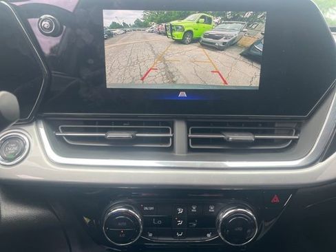 Used 2024 Chevrolet Trax LT w/ Driver Confidence Package FWD image 7