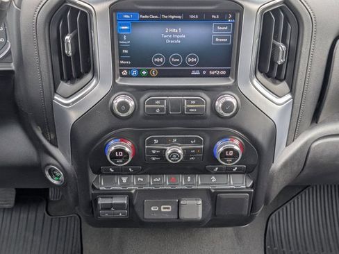 Used 2023 GMC Sierra 3500 SLE w/ SLE Convenience Package image 7