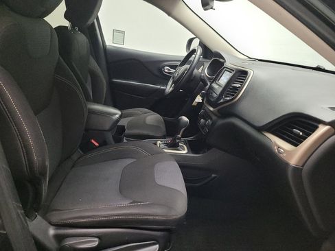 Used 2015 Jeep Cherokee Latitude FWD image 21