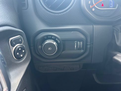 Used 2026 Jeep Wrangler Unlimited Rubicon w/ Safety Group AWD/4WD image 24