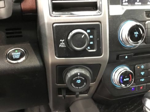 Used 2018 Ford F150 Platinum w/ Equipment Group 701A Luxury AWD/4WD image 23