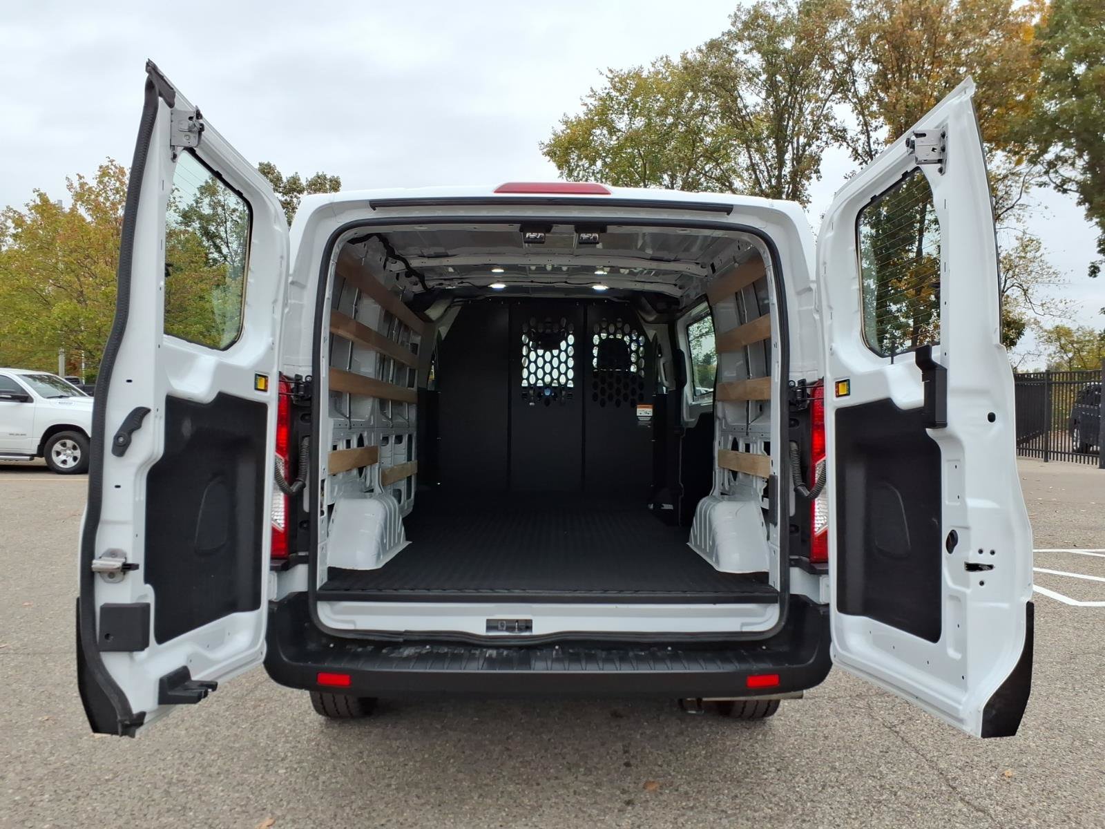 Used 2025 Ford Transit 250 Low Roof w/ Exterior Upgrade Package RWD image 8