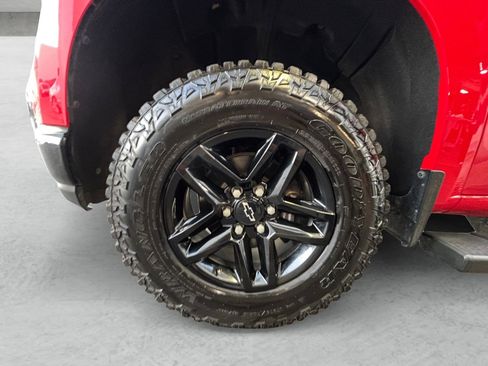 Used 2021 Chevrolet Silverado 1500 Custom Trail Boss w/ LPO, Dark Essentials Package image 28