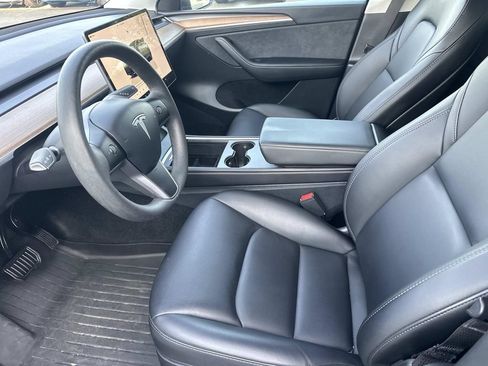 Used 2025 Tesla Model Y Long Range AWD/4WD image 19