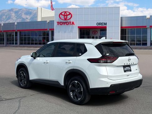 Used 2025 Nissan Rogue SV AWD/4WD image 5