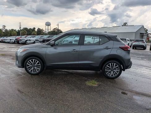 Used 2023 Nissan Kicks SV FWD image 7