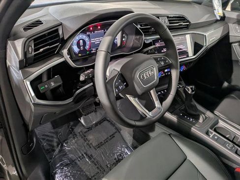 New 2025 Audi Q3 2.0T Premium image 3