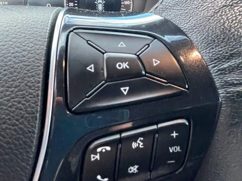 Used 2018 Ford Explorer Platinum AWD/4WD image 18