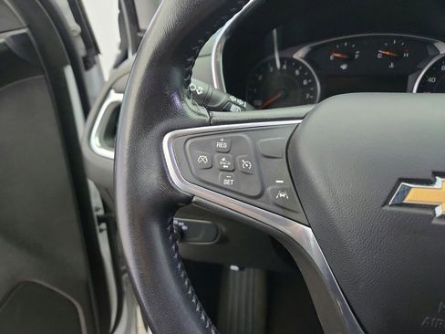 Used 2022 Chevrolet Equinox LT w/ Driver Convenience Package image 30