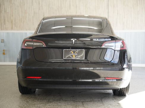 Used 2019 Tesla Model 3 Mid Range image 9