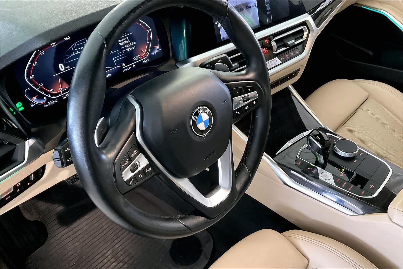 Used 2022 BMW 330i Sedan w/ Convenience Package RWD image 16