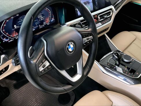 Used 2022 BMW 330i Sedan w/ Convenience Package RWD image 16
